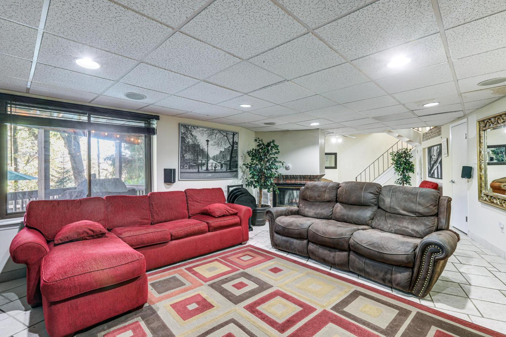 Spacious With 2 Game Holiday home King of Prussia