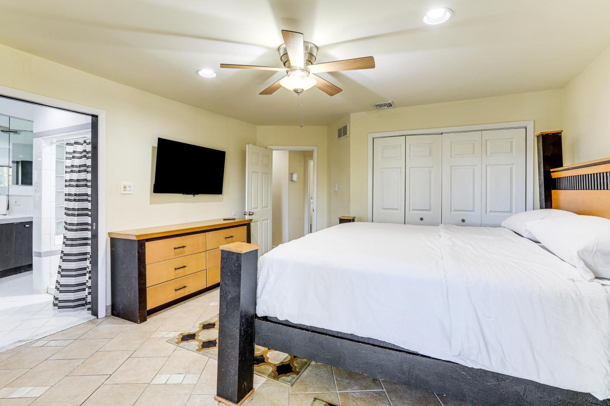 Spacious With 2 Game Holiday home *
